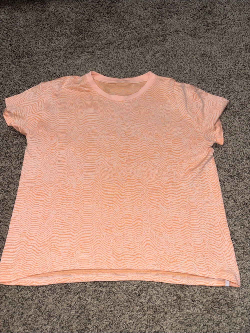 Lululemon Train to Be tee size 10